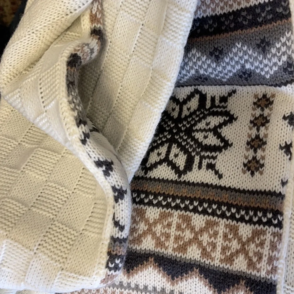 Mukluk infinity scarf - Picture 2 of 2